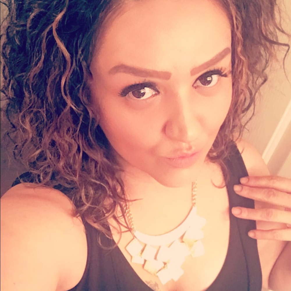 Meet your Posher, Nadia